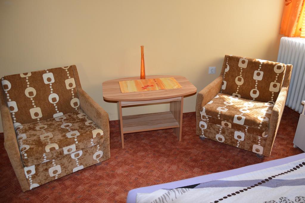Apartman Aniko Vendeghaz هاركاني الغرفة الصورة