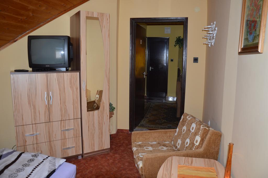 Apartman Aniko Vendeghaz هاركاني الغرفة الصورة
