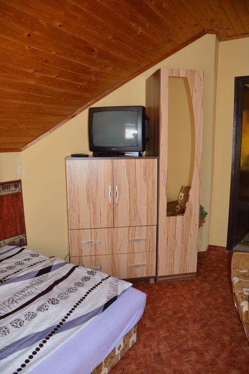 Apartman Aniko Vendeghaz هاركاني الغرفة الصورة